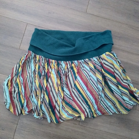 H&M multi-colored striped flowy skirt size 8 - Picture 3 of 6